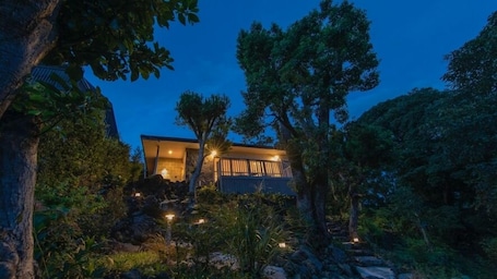 Exterior. Yamo Izukogen