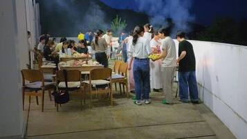 Tempat makan outdoor