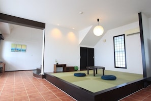 Interior - Ryukyu Ritei Ingya (Miyakojima)