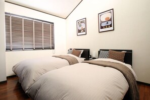 Desk, iron/ironing board - Pontoon <ishigakijima> (Ishigaki)