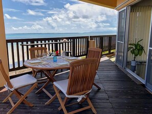 Outdoor dining - Pontoon <ishigakijima> (Ishigaki)