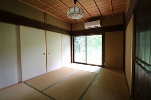Interior - Yamazato Kurashi Kobo Kazayui (Takashima)