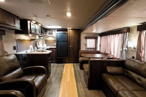 Interior - The Trailerhouse Village Yobuko Seaside (Karatsu)