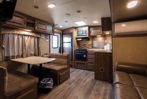 Interior - The Trailerhouse Village Yobuko Seaside (Karatsu)