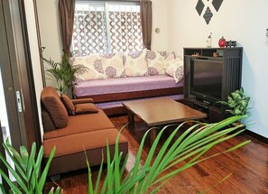 Living area - Ashipi Ginoza (Ginoza)