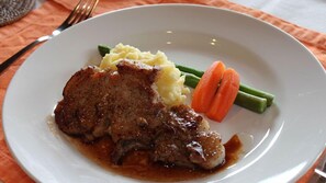 Food and drink - Nilaina Resort (Taketomi)