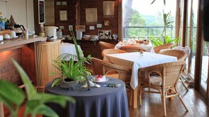 Dining - Nilaina Resort (Taketomi)