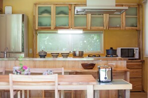 Unclassified image, 3 of 37, button - Izumibaru House (Nakijin)