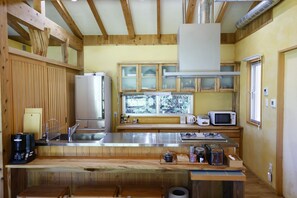 Unclassified image, 3 of 37, button - Izumibaru House (Nakijin)