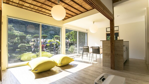 Interior - Denpaku Amami Folk House (Amami)