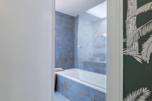 Shower, hair dryer - Sea-View Duplex for Family (Villeneuve-Loubet)