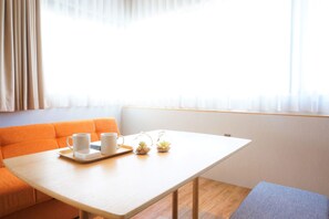 Dining - Yukureba Maejima Hotel (Naha)