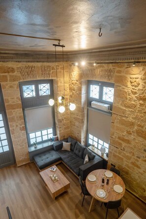 TV - Pileas Boutique, Apartment (Aegina)