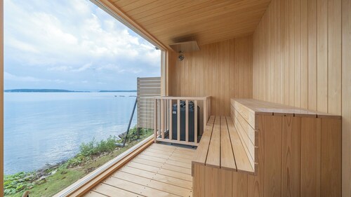 Wat Resort Seafront Okunoto