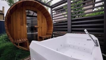 Bain à remous extérieur