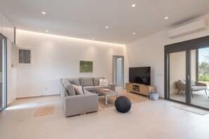 TV - Green & Purple, Apartment (Aegina)