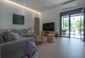TV - Green & Purple, Apartment (Aegina)