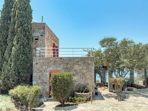 Property grounds - Jules and Jim Villa, Cottage (Aegina)