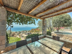 Outdoor dining - Jules and Jim Villa, Cottage (Aegina)