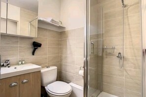 Een douche, een haardroger