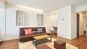 Living area - Condominium Yuyuki (Yomitan)