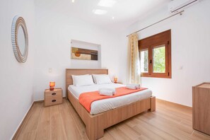 Iron/ironing board, free WiFi - Estrella Home, Cottage (Aegina)