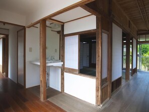 Interior - Denpaku Lily no Ie <amamioshima> (Setouchi)