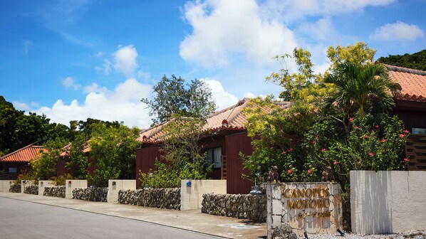 Exterior - Rereso Okinawa Churaumi (Motobu)