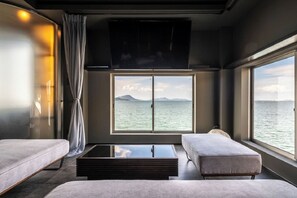 Interior - Archipelago Tsushima by Toma Rutto (Mitoyo)