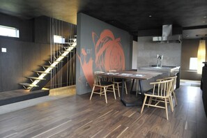 Interior - Archipelago Tsushima by Toma Rutto (Mitoyo)