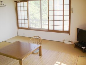 Interior - Minshuku Ozuna (Kaiyo)