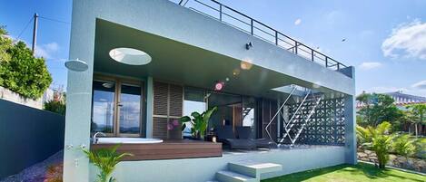 Bồn tắm spa ngoài trời