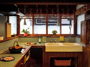 迷你雪櫃、微波爐、爐具