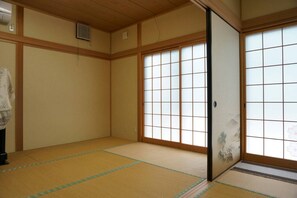 Interior - Nico House (Goto)