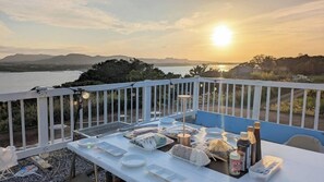 Outdoor dining - Resort Villa Kourijima Aquablue (Nakijin)
