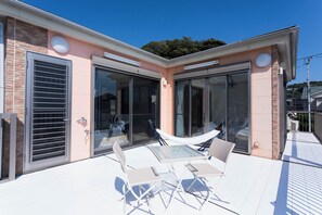 Outdoor dining - Sea Shell Vacation House (Shimoda)