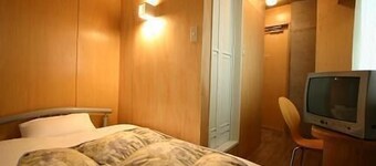 Weekly Sho Gifu Hashima Hostel