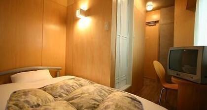 Weekly Sho Gifu Hashima Hostel
