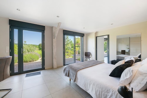 Holiday Home "Gîte Du Bois" – Wheelchair Accessible with Private Garden