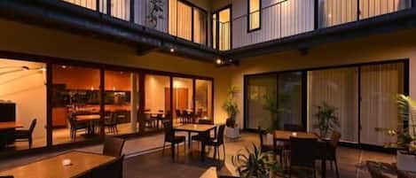 Tempat makan outdoor