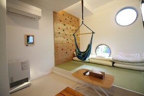 Interior - Tomareru Himitsukichi L-base (Matsumoto)