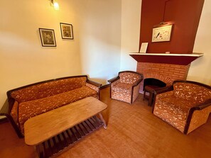 Junior-sviitti, järvinäköala | Oleskelualue