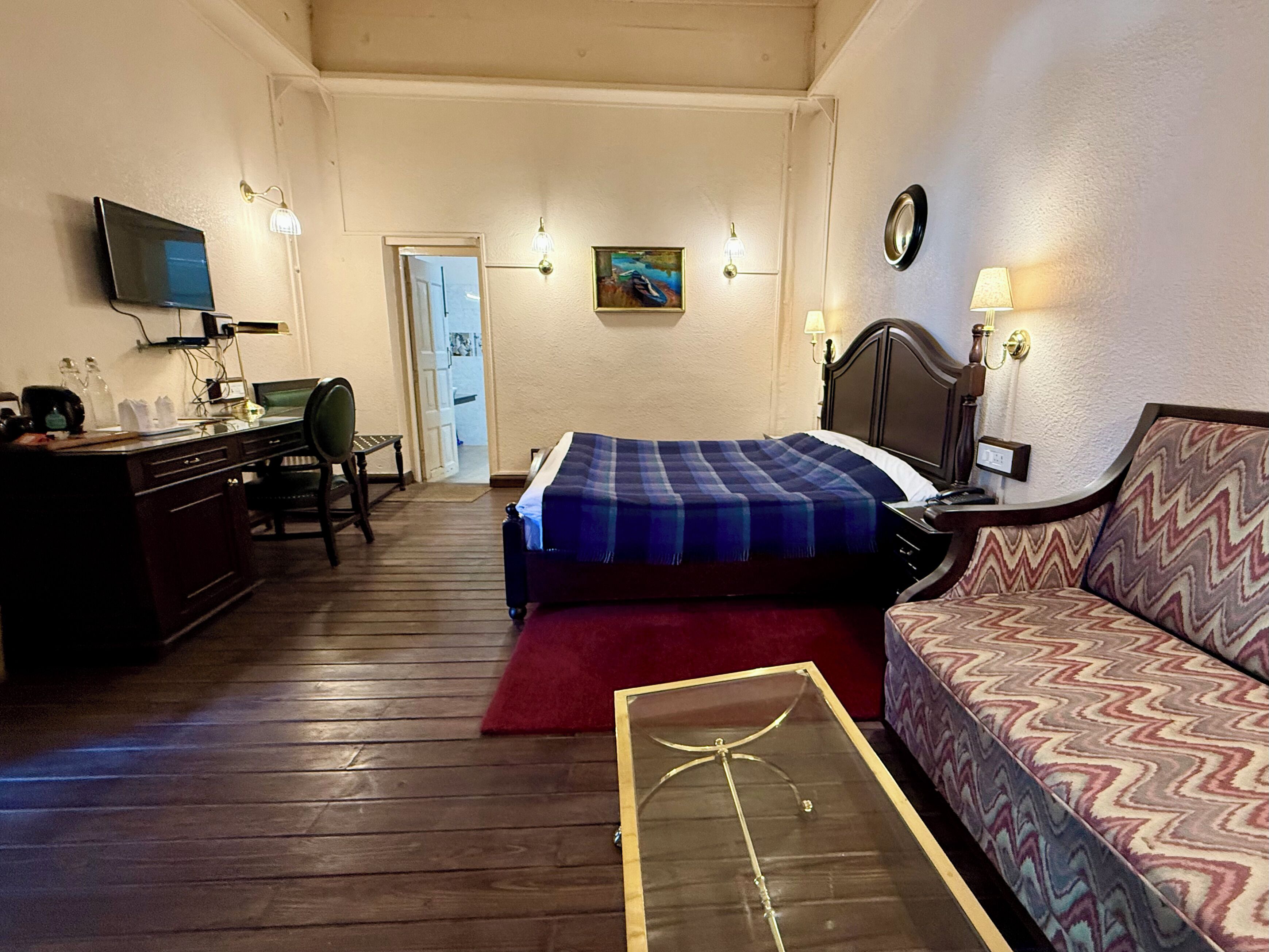 Grand Suite | Desk, laptop workspace, iron/ironing board, free WiFi