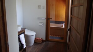 Bathroom - Ryokan Yanaseya (Gojo)