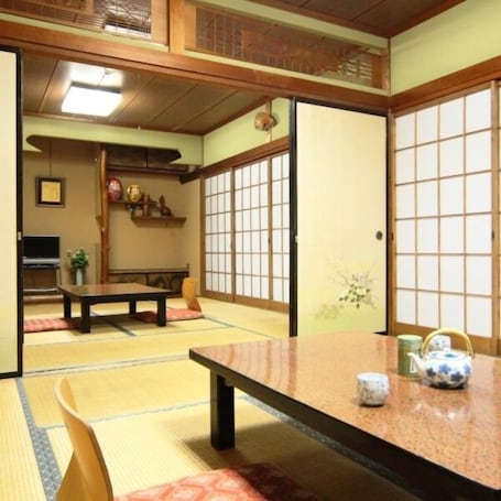 Dining. Minshuku Sampo