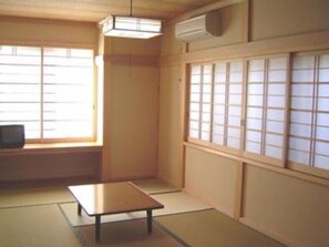 Interior - Marutomiso (Fujikawaguchiko)