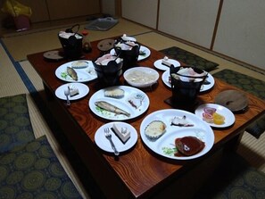 餐飲