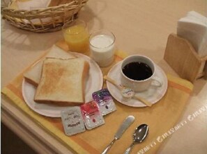 Breakfast meal - Hotel AZ Yatsushiro Miyahara (Hikawa)
