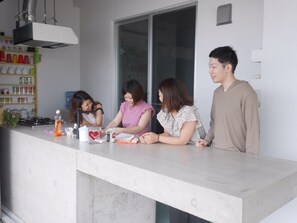 Outdoor dining - Umiyado Gohan Pork Luncheon Meat (Miyakojima)