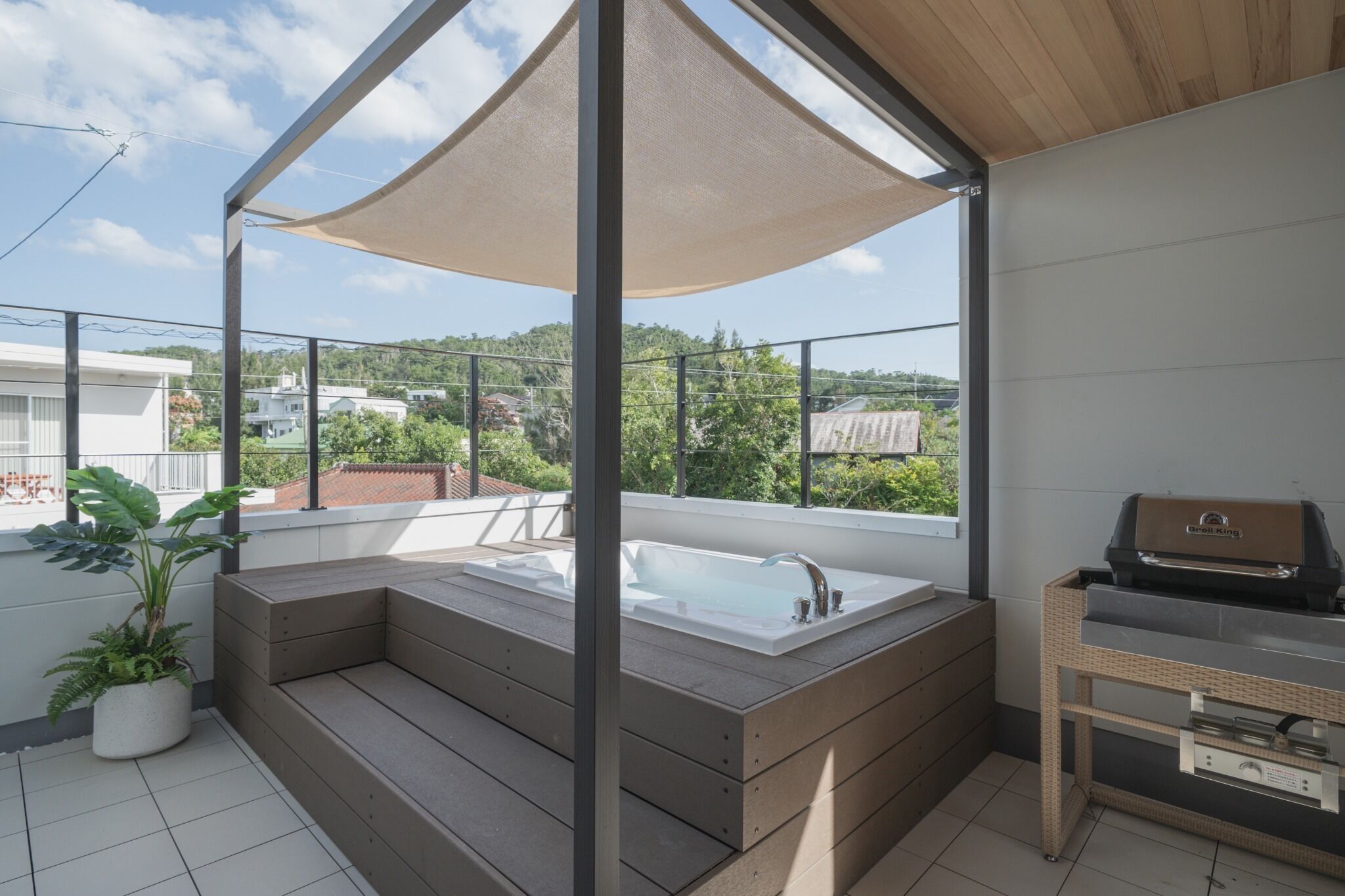 Outdoor spa tub